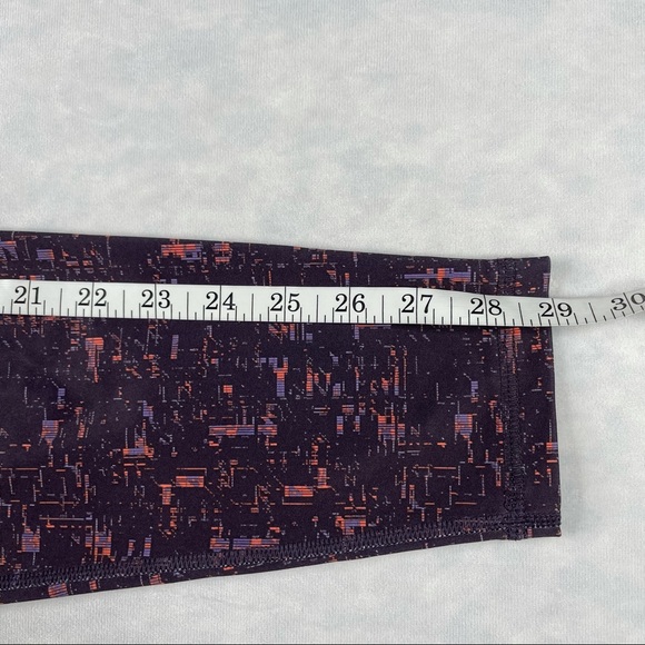 Under Armour Women’s Cropped Leggings - Picture 3 of 6